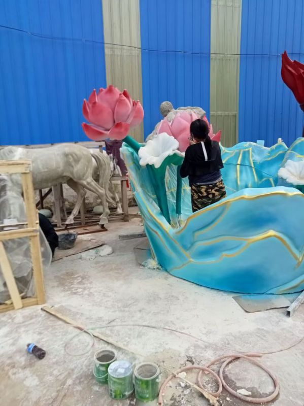 抽象荷花雕塑制造，公園雕塑，彩繪荷花雕塑展品